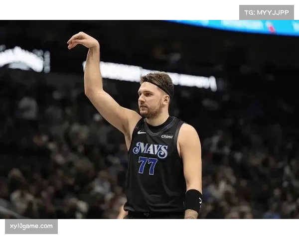 东契奇赛季初连破纪录，单赛季前三战得分超125分，与乔丹和张伯伦比肩